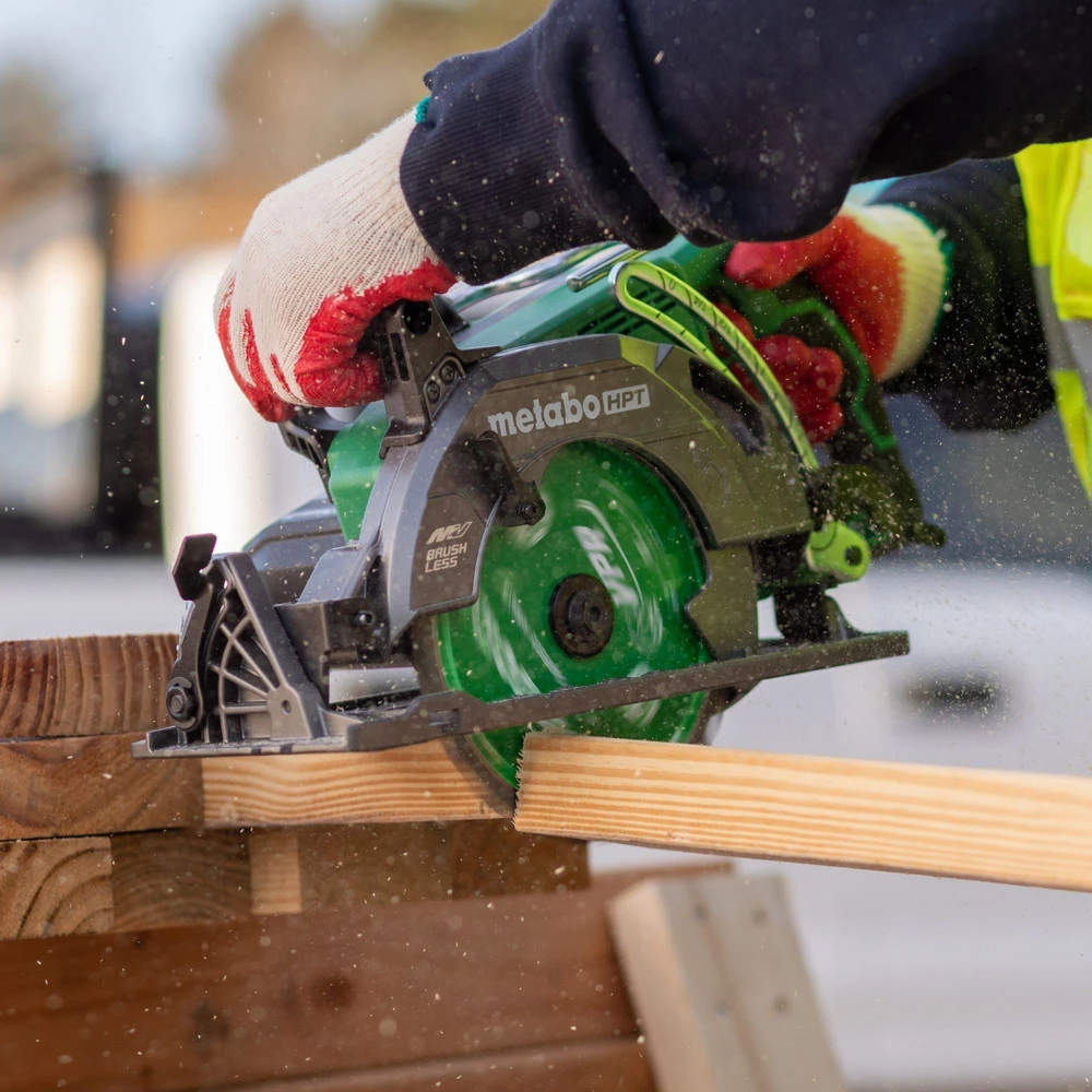 Metabo HPT C3607DWAQ4M MultiVolt 36V Brushless Lithium-Ion 7-1/4 In. Cordless Rear Handle Circular Saw (Tool Only) 6 Metabo HPT C3607DWAQ4M MultiVolt 36V Brushless Lithium-Ion 7-1/4 In. Cordless Rear Handle Circular Saw (Tool Only) - Image 4