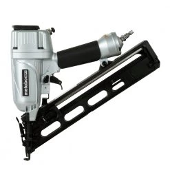 Metabo HPT NT65MA4M 15-Gauge 2-1/2 In. Angled Finish Nailer Kit